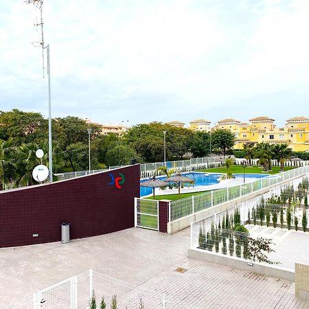 Magnifico Apartamento De Planta Alta La Isla Torrevieja Exterior photo